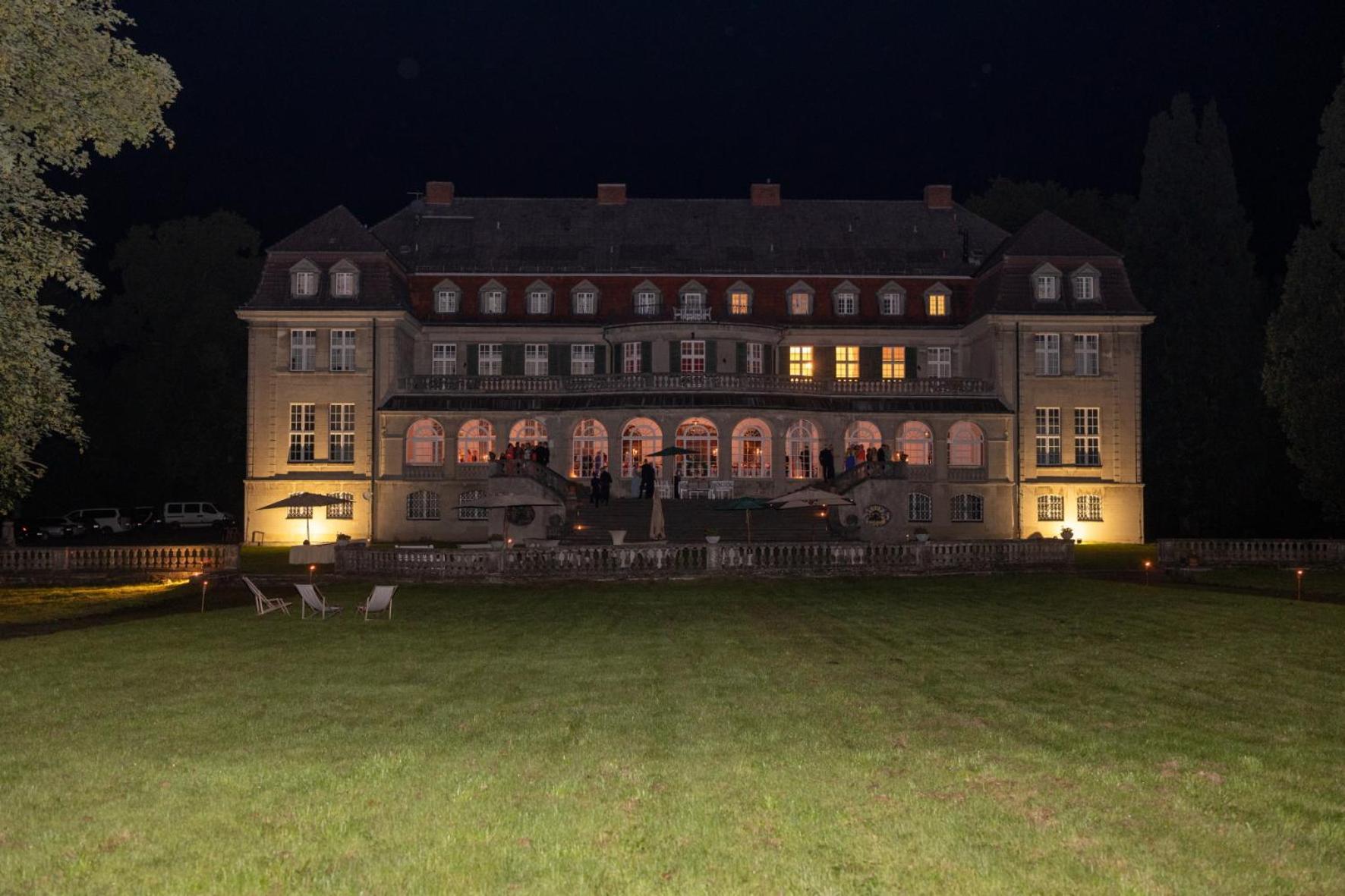 Jagdschloss-Bellin Bellin  Bagian luar foto
